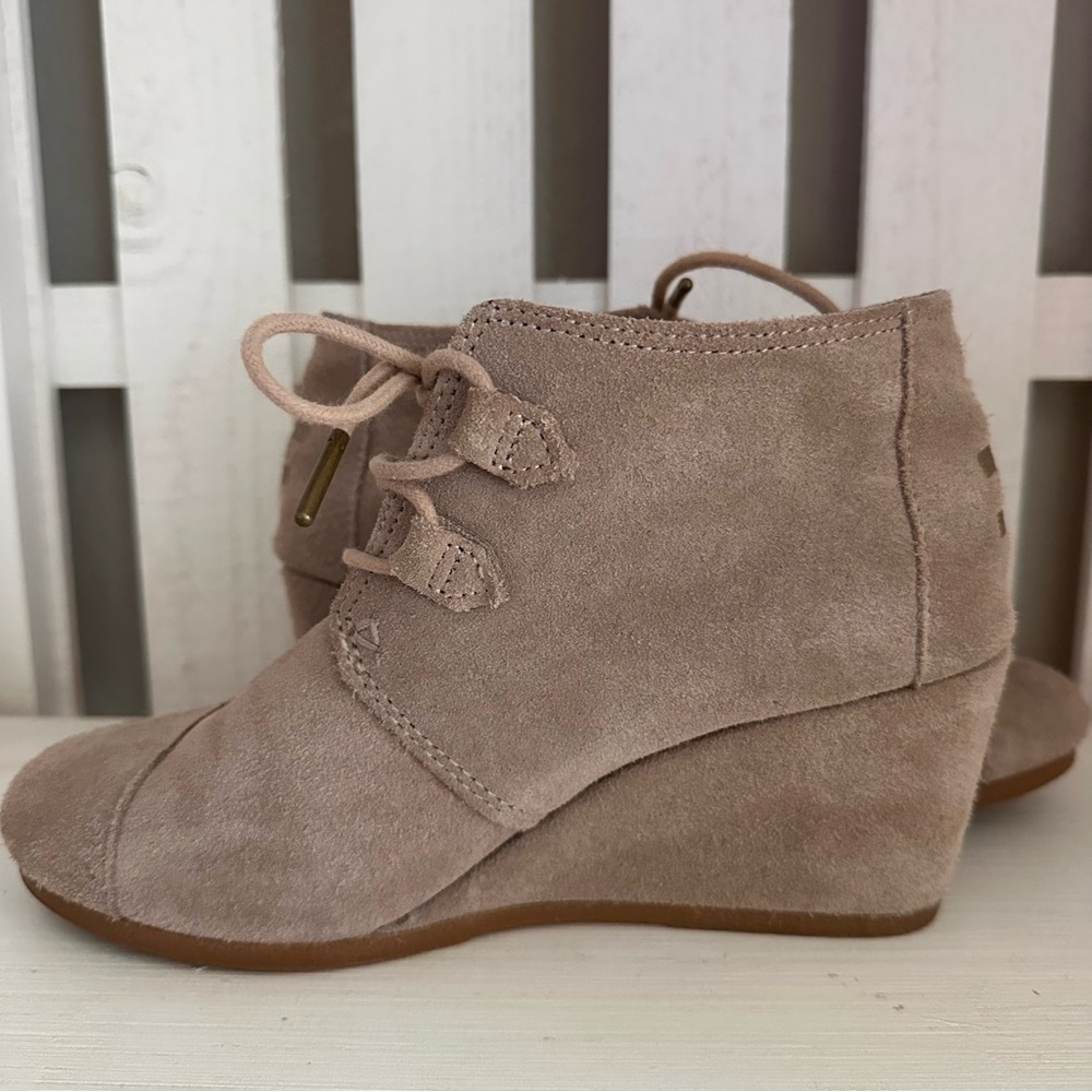 Toms Wedge Booties Women's Size 8 Suede Desert Leather Ankle Lace Up Taupe - Picture 8 of 15
